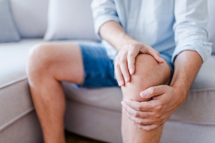 ĐAU KHỚP GỐI Ở NGƯỜI TRẺ TUỐI